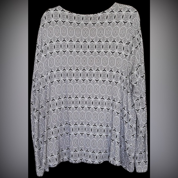 CATO Black/White Octagonal Design Partially Open Long Sleeve, Top, Sz XL, GUC. - Picture 8 of 8